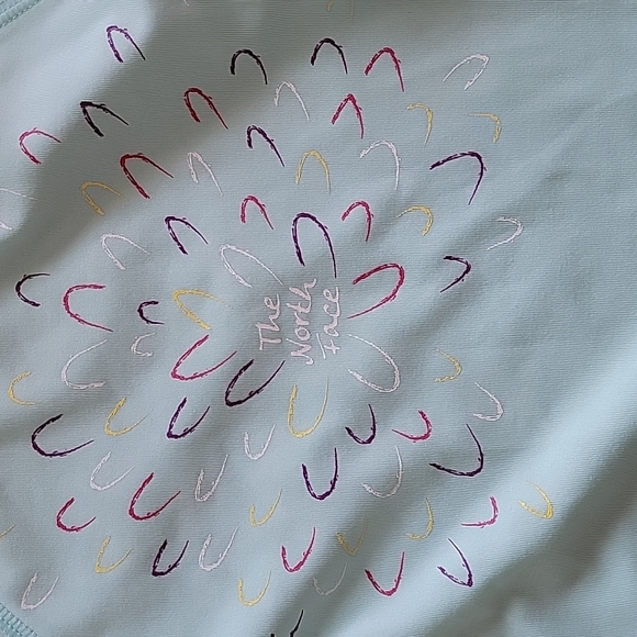 TNF dry fit shirt - Picture 2 of 2